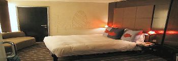 hoxton hotel - bedroom