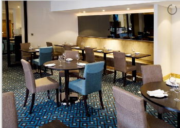 Restaurant/Bar