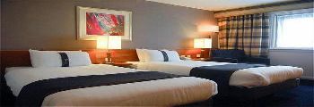 Holiday Inn Heathrow Twin Bedroom