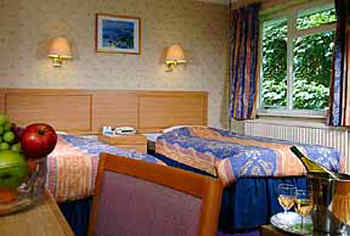 twin bedroom