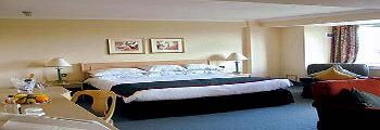 danubius regents park - bedroom
