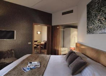 Hesperia Victoria bedroom