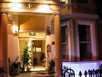 109 Warwick House Apartments