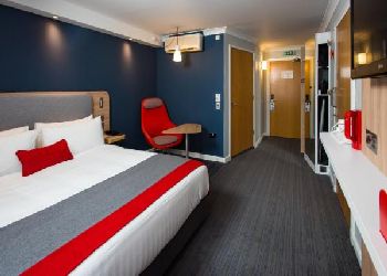 Holiday Inn Express Dartford Bridge