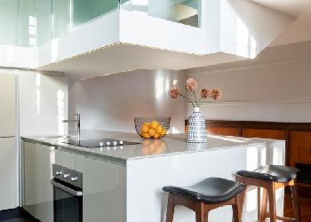 Town Hall Hotel & Apartments