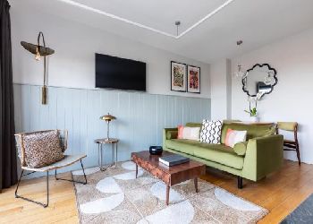 Town Hall Hotel & Apartments