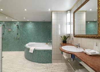 Sunborn London