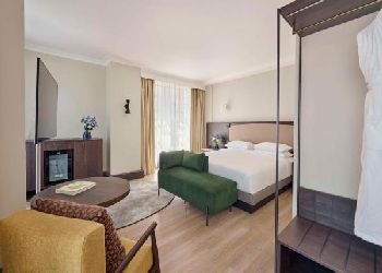 Crowne Plaza London City Hotel