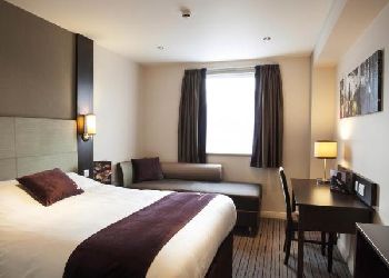 Premier Inn Elstree Borehamwood