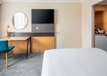 Holiday Inn Gatwick Airport