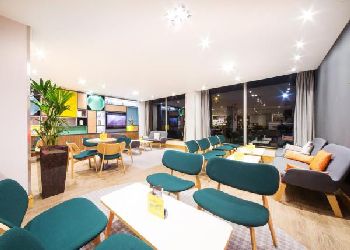 Holiday Inn Gatwick Airport