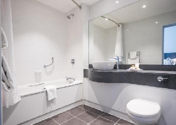 Holiday Inn Gatwick Airport