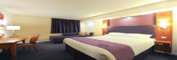 premier inn hayes heathrow hotel bedroom