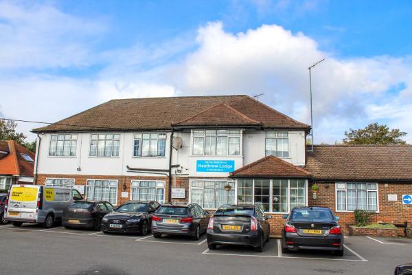 Heathrow Lodge Images