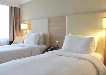 Renaissance Heathrow Hotel