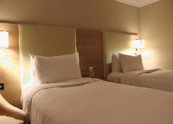 Renaissance Heathrow Hotel