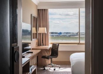 Renaissance Heathrow Hotel