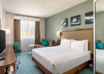 Hilton Garden Inn Heathrow Airport