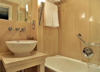 Park Grand London Heathrow