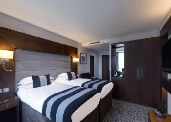 Park Grand London Heathrow
