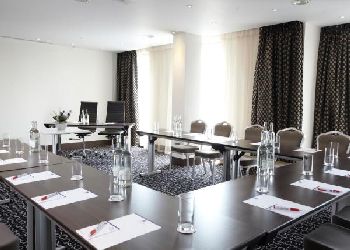Park Grand London Heathrow