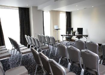 Park Grand London Heathrow