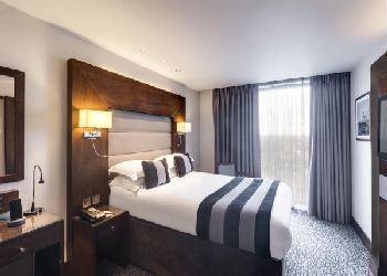 Park Grand London Heathrow
