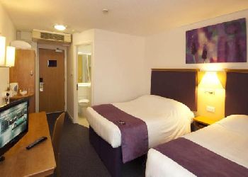 Premier Inn Heathrow Bath Road