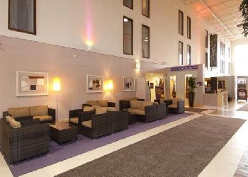 Premier Inn Heathrow Bath Road