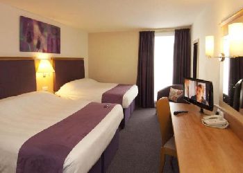 Premier Inn Heathrow Bath Road