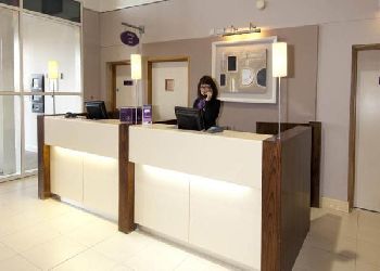 Premier Inn Heathrow Bath Road
