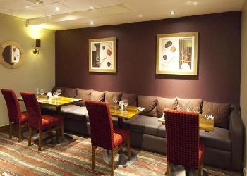 Premier Inn Heathrow Bath Road