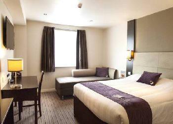 Premier Inn Luton Town Centre