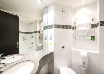 Premier Inn Luton Town Centre