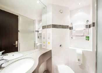Premier Inn Luton Town Centre