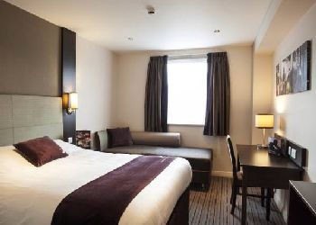 Premier Inn Luton Town Centre