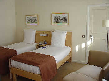 twin bedroom