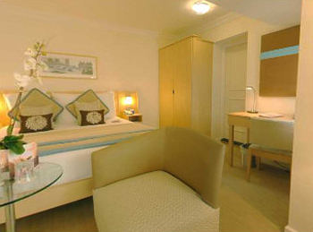 Hilton Green Park - deluxe bedroom