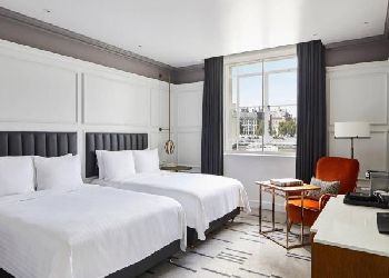 Marriott County Hall Hotel