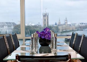 Plaza On The River Club And Residence