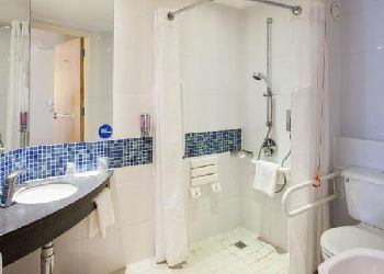 Holiday Inn Express Stansted Airport