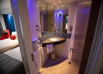 Holiday Inn Express Stansted Airport