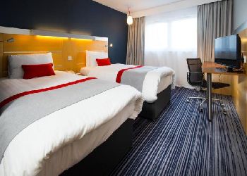 Holiday Inn Express Epsom Downs