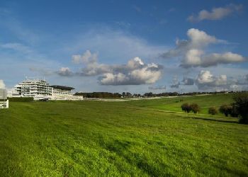 Holiday Inn Express Epsom Downs