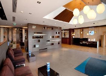 Holiday Inn Express Epsom Downs
