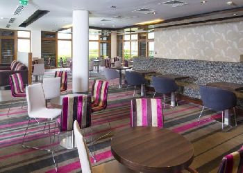 Holiday Inn Express Epsom Downs