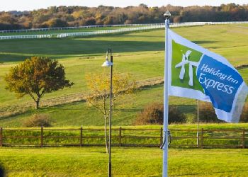 Holiday Inn Express Epsom Downs