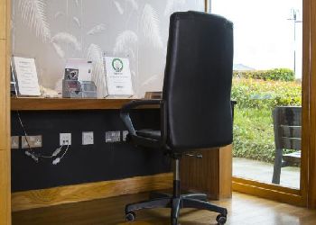 Holiday Inn Express Epsom Downs