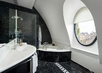 Halkin Hotel
