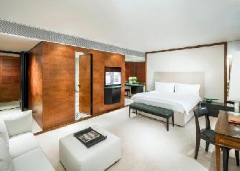 Halkin Hotel